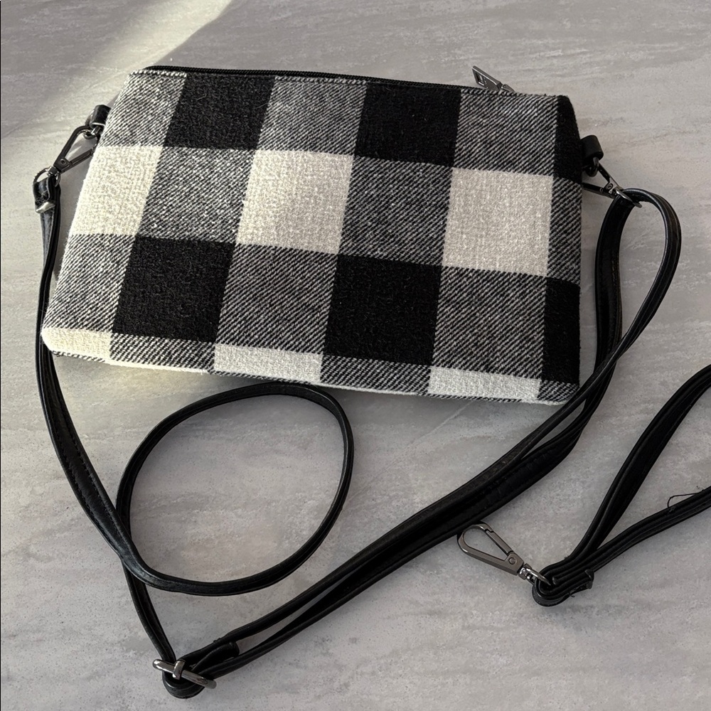 Crossbody - Picture 6 of 6